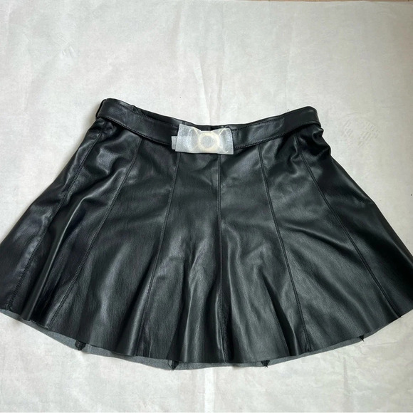 House of Harlow 1960  vegan leather skirt Black Skater Mini Belt & Buckle Sz L - Picture 2 of 9